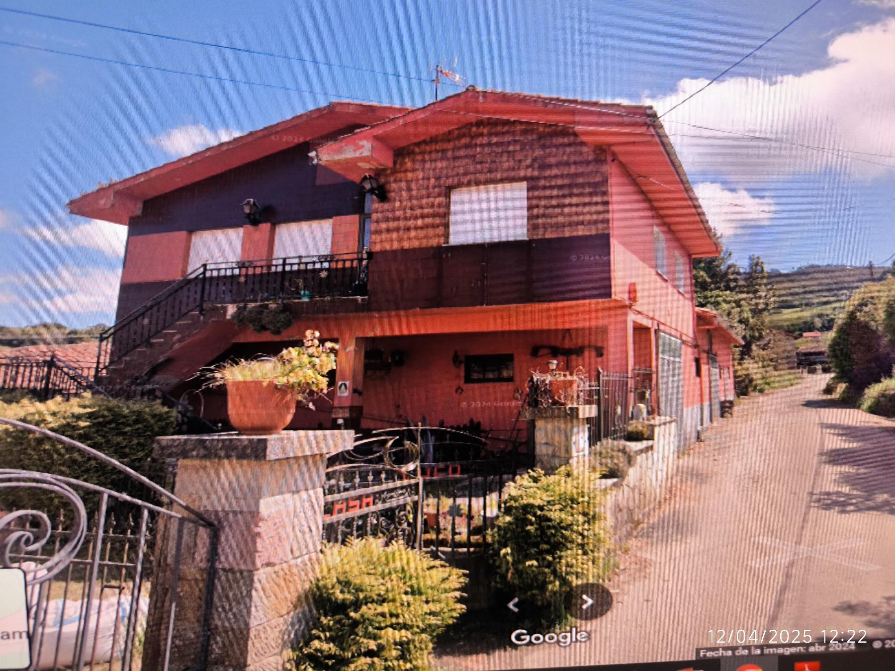 For sale of house in Villaviciosa