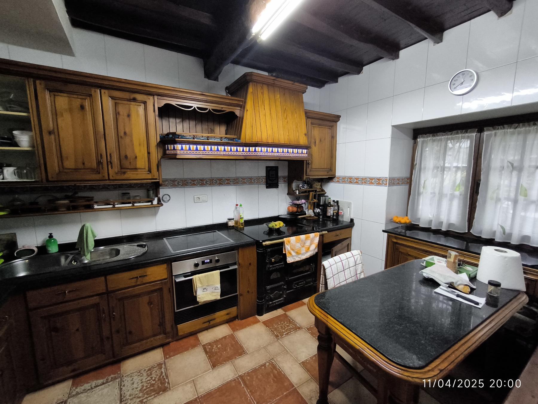 For sale of house in Villaviciosa
