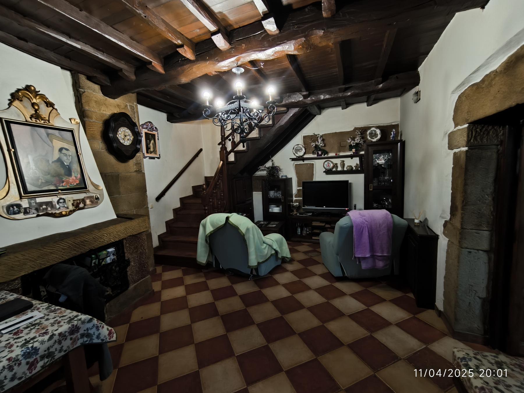 For sale of house in Villaviciosa