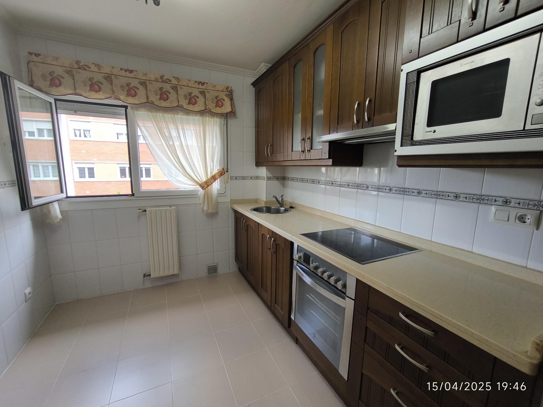 For sale of flat in Gijón