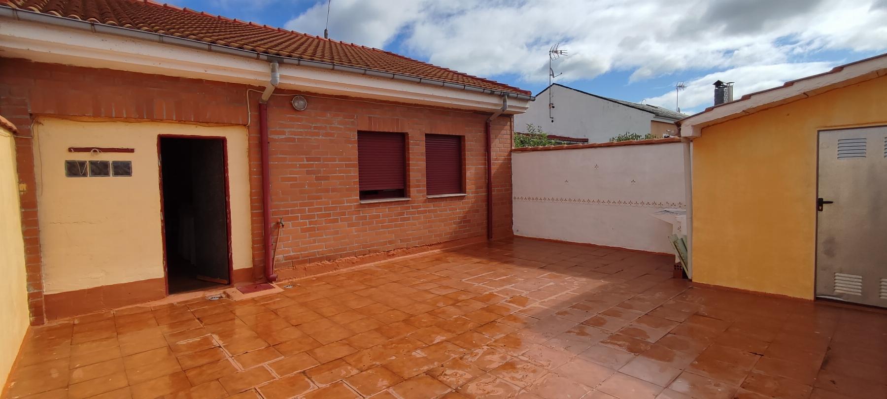 Venta de casa en Bustillo del Páramo