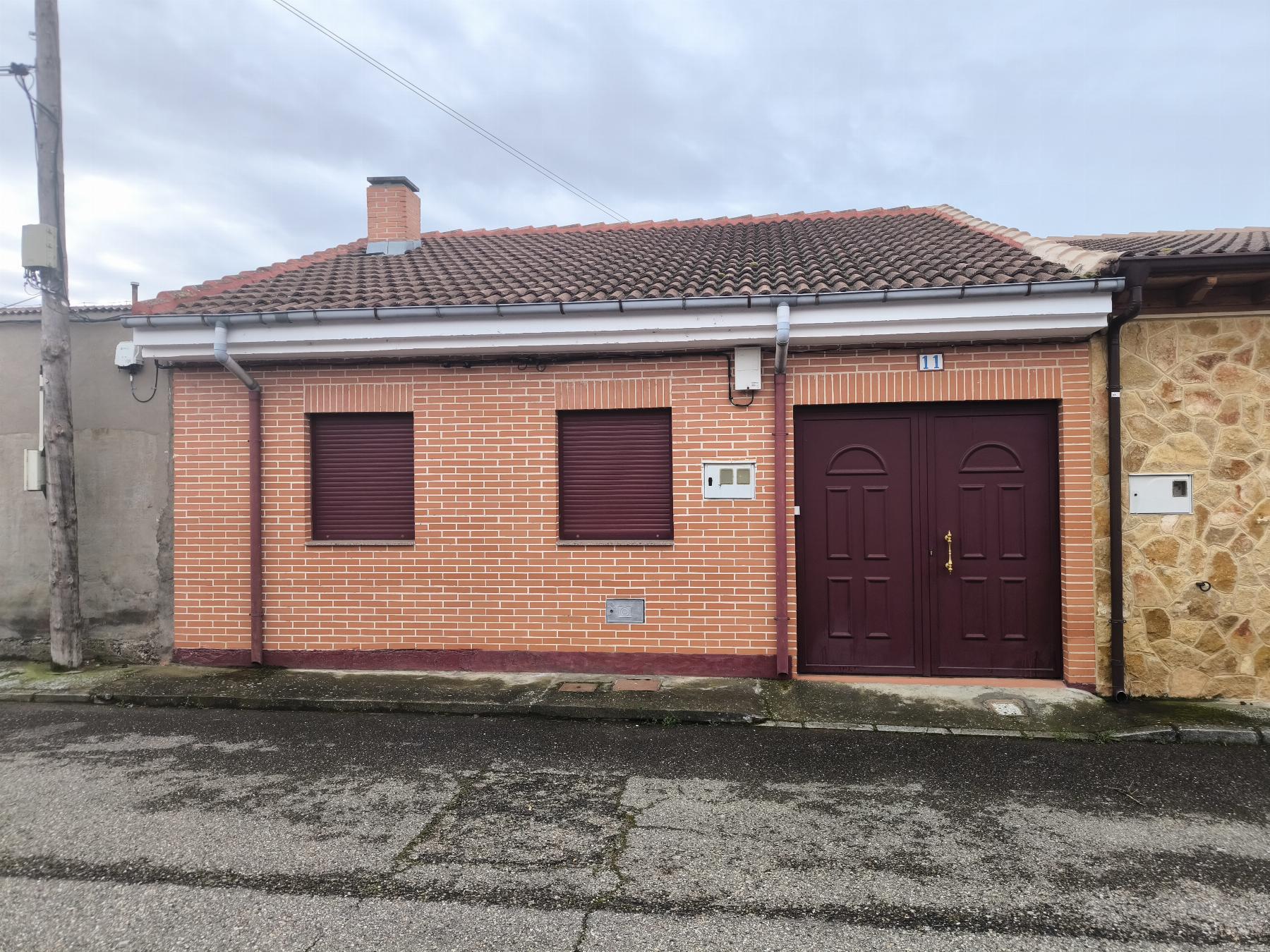 Venta de casa en Bustillo del Páramo