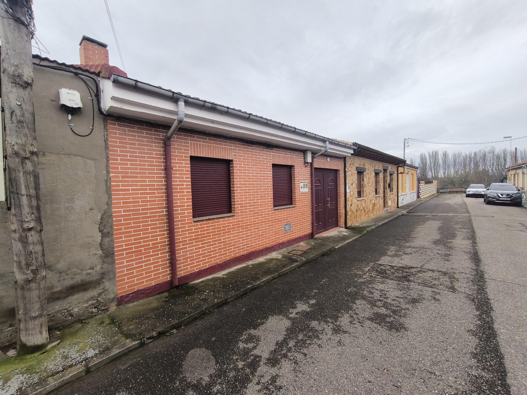 Venta de casa en Bustillo del Páramo