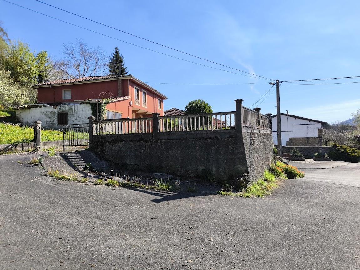 Venta de casa en Cabranes