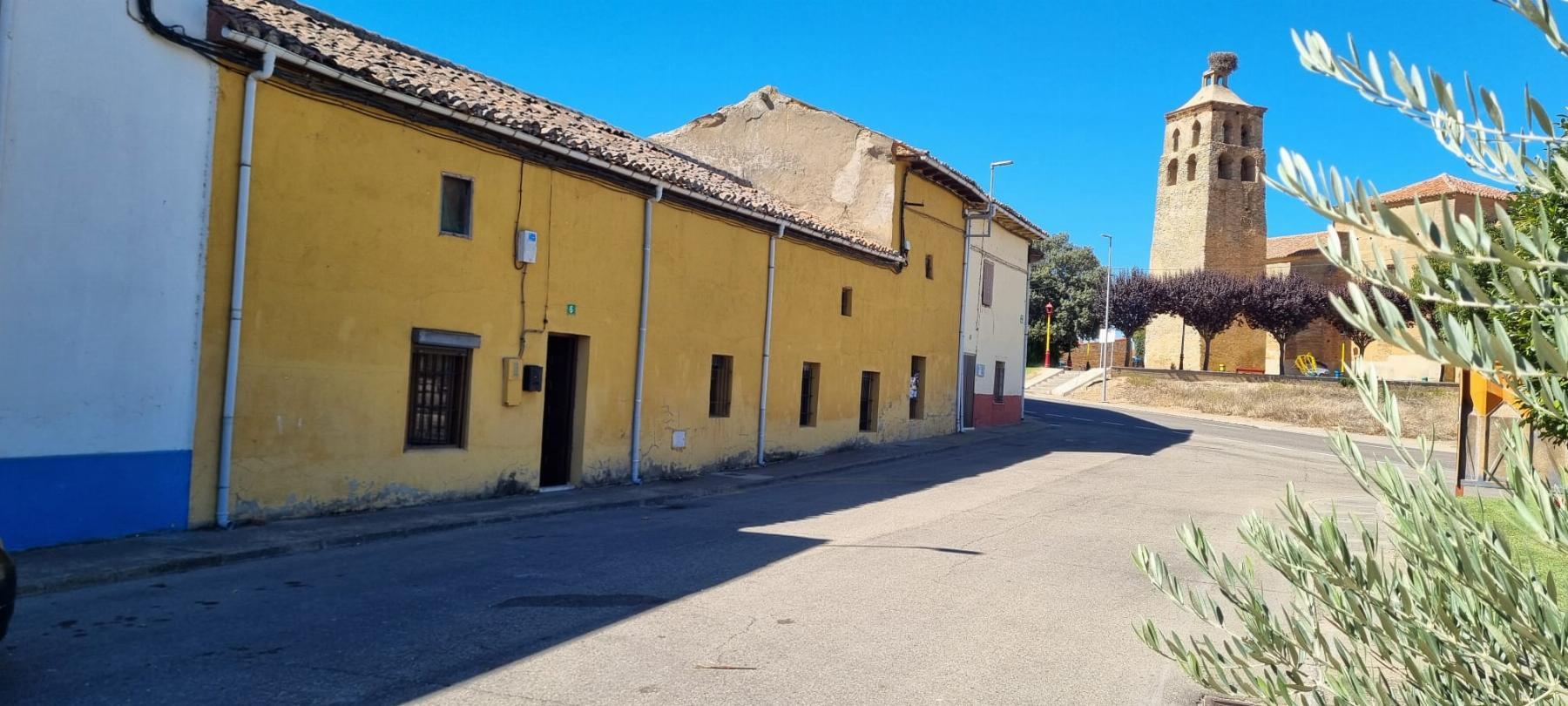 Venta de casa en San Millán de los Caballeros