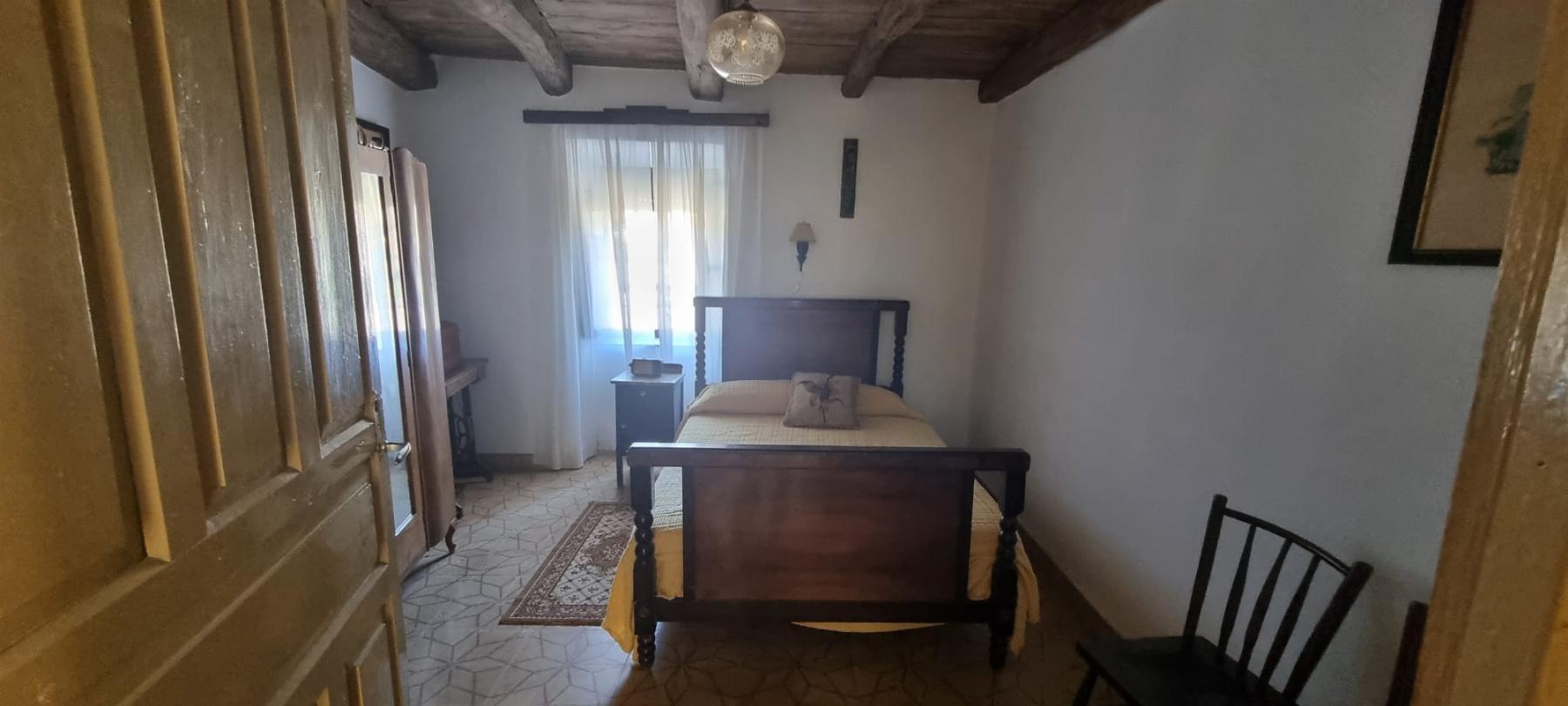 Venta de casa en San Millán de los Caballeros