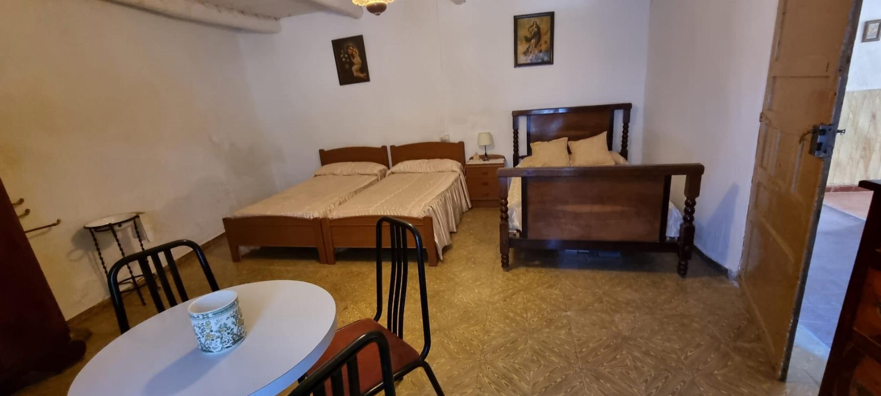 Venta de casa en San Millán de los Caballeros