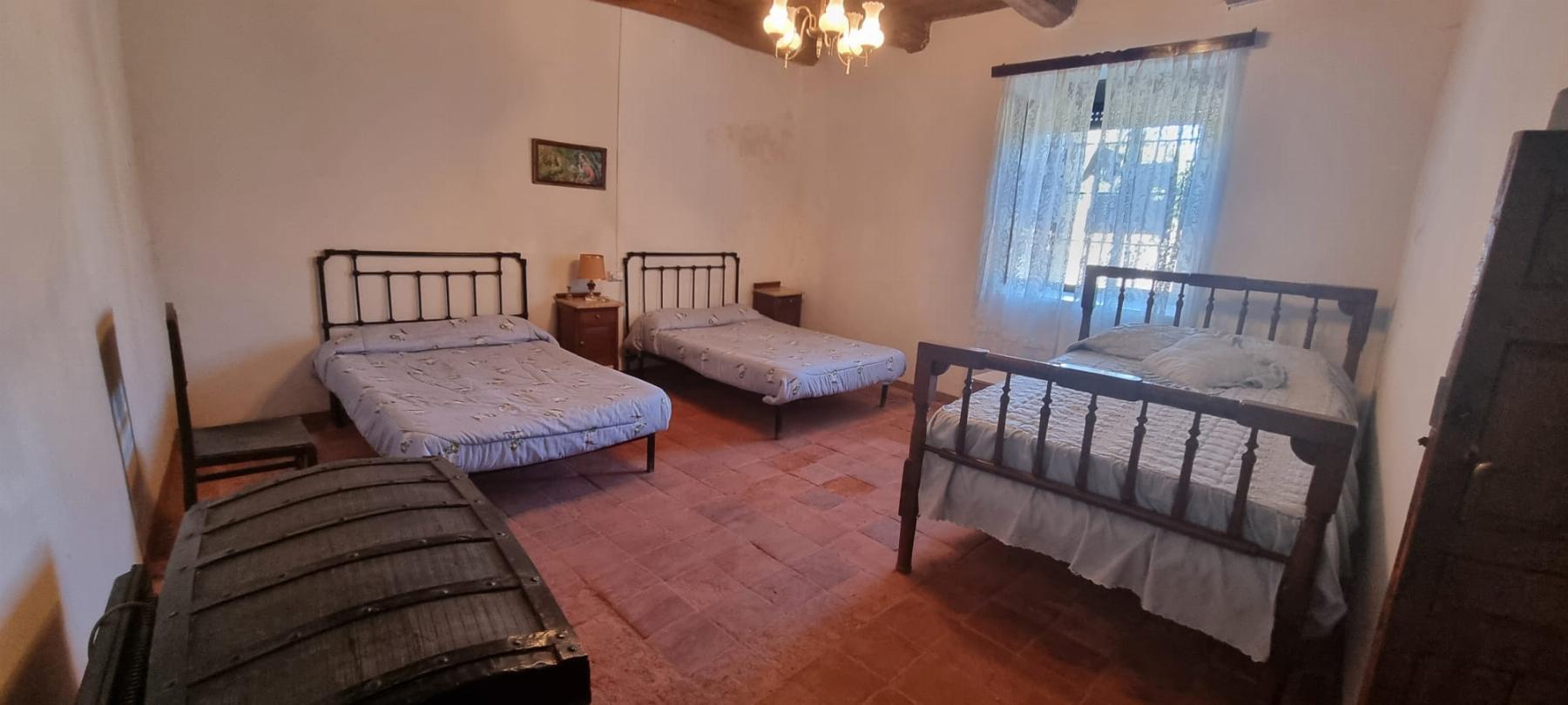 Venta de casa en San Millán de los Caballeros
