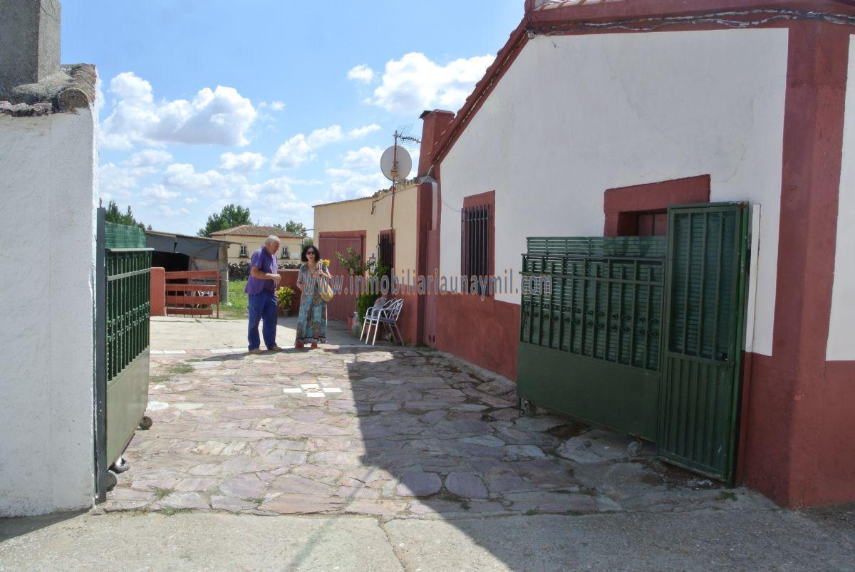For sale of house in Golpejas