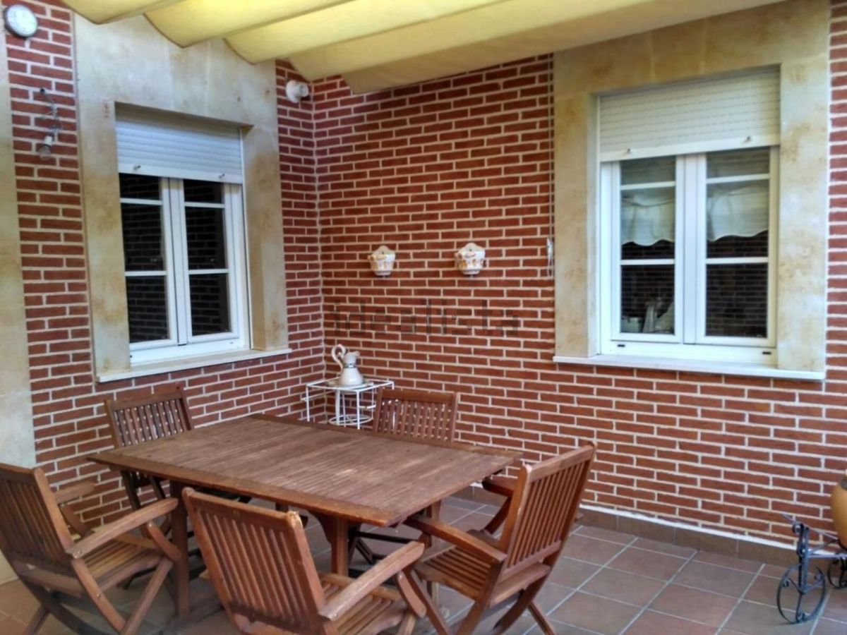 Venta de chalet en Villamayor