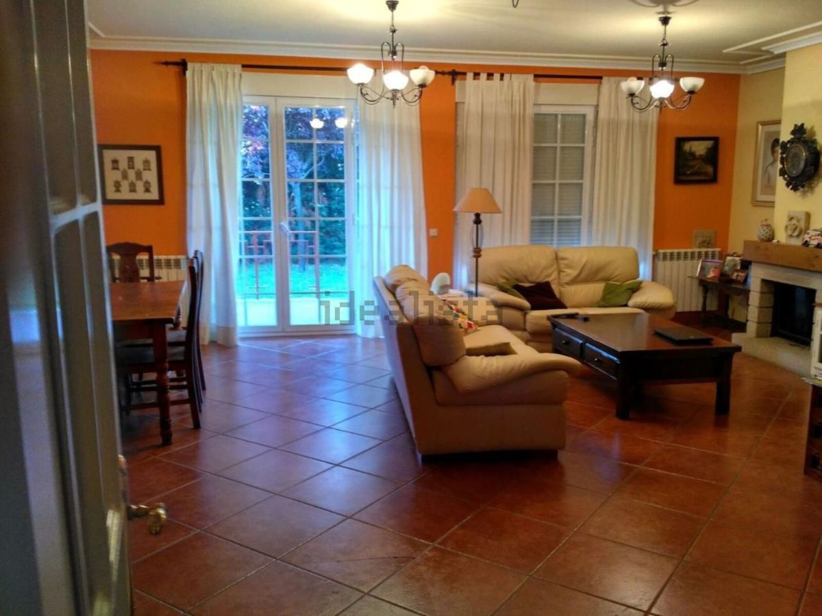 Venta de chalet en Villamayor