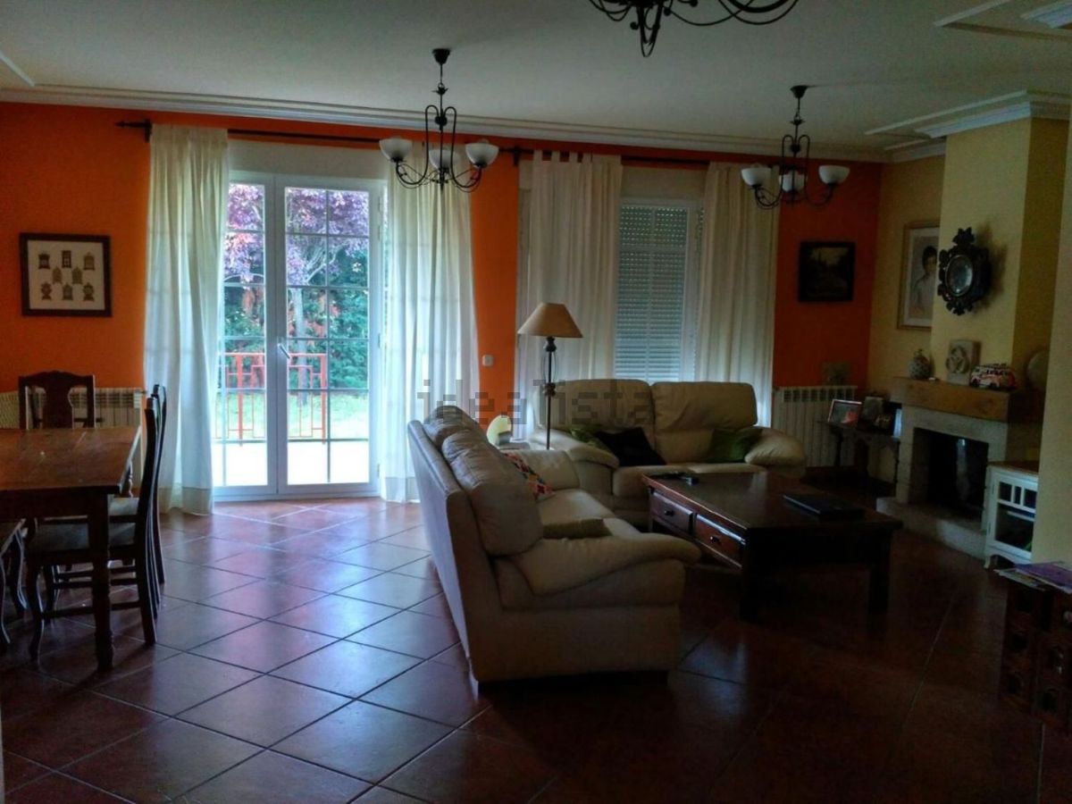 Venta de chalet en Villamayor