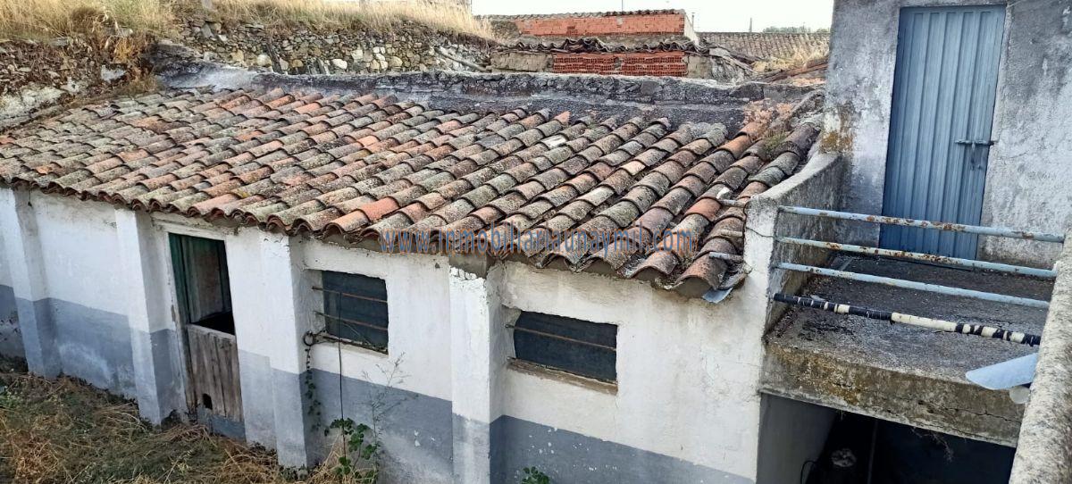 For sale of house in Alba de Tormes