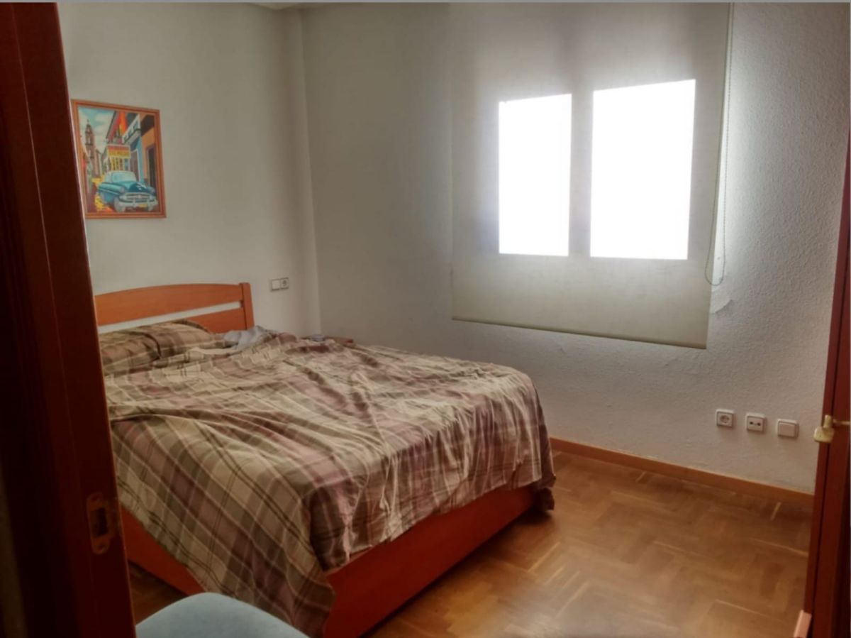 For sale of apartment in Salamanca