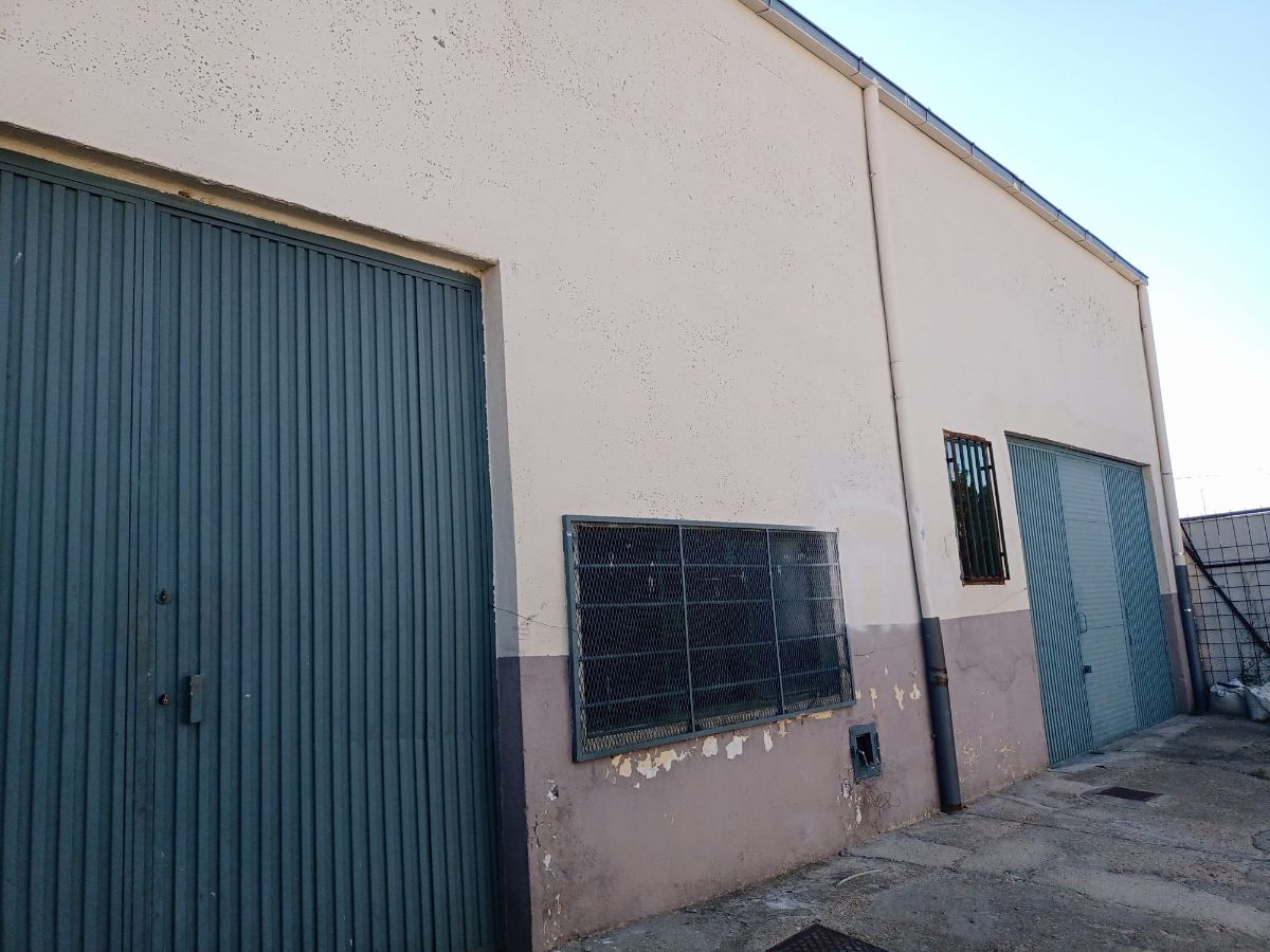 For sale of industrial plant/warehouse in Cabrerizos