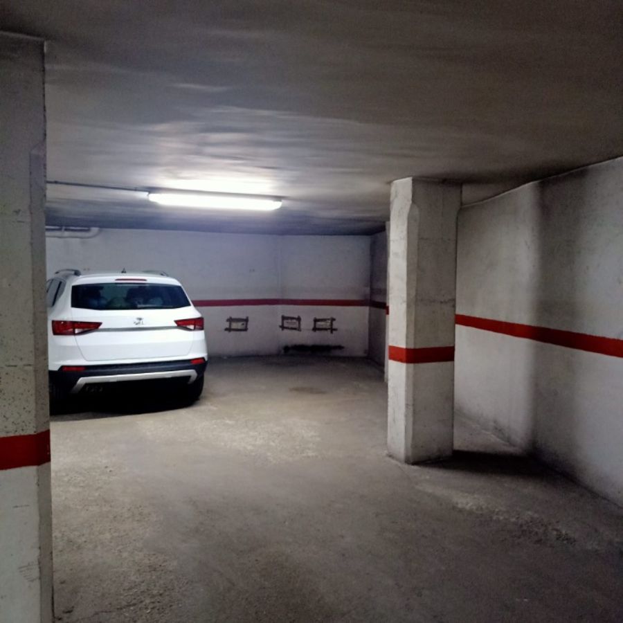 For sale of garage in Salamanca