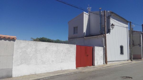 For sale of house in Pedrosillo de los Aires