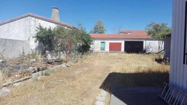 For sale of house in Pedrosillo de los Aires