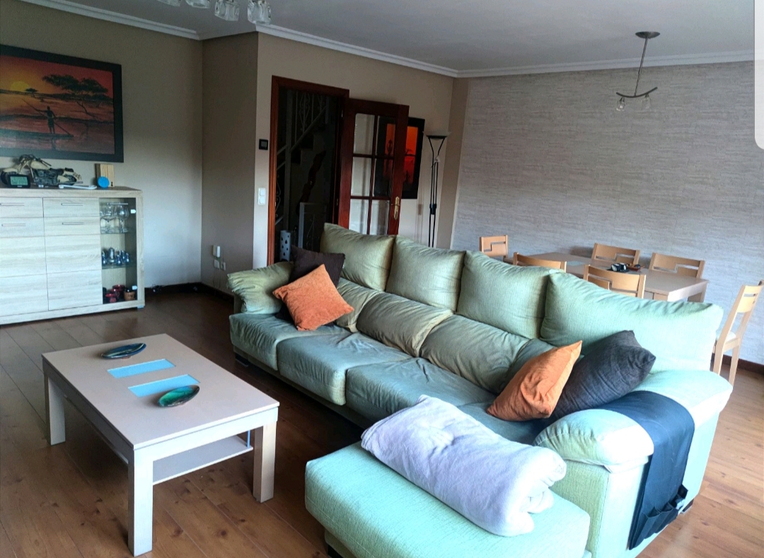 For sale of chalet in Villares de la Reina