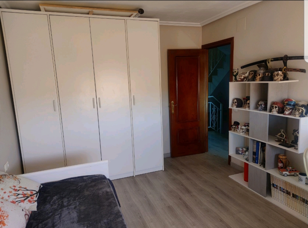 For sale of chalet in Villares de la Reina