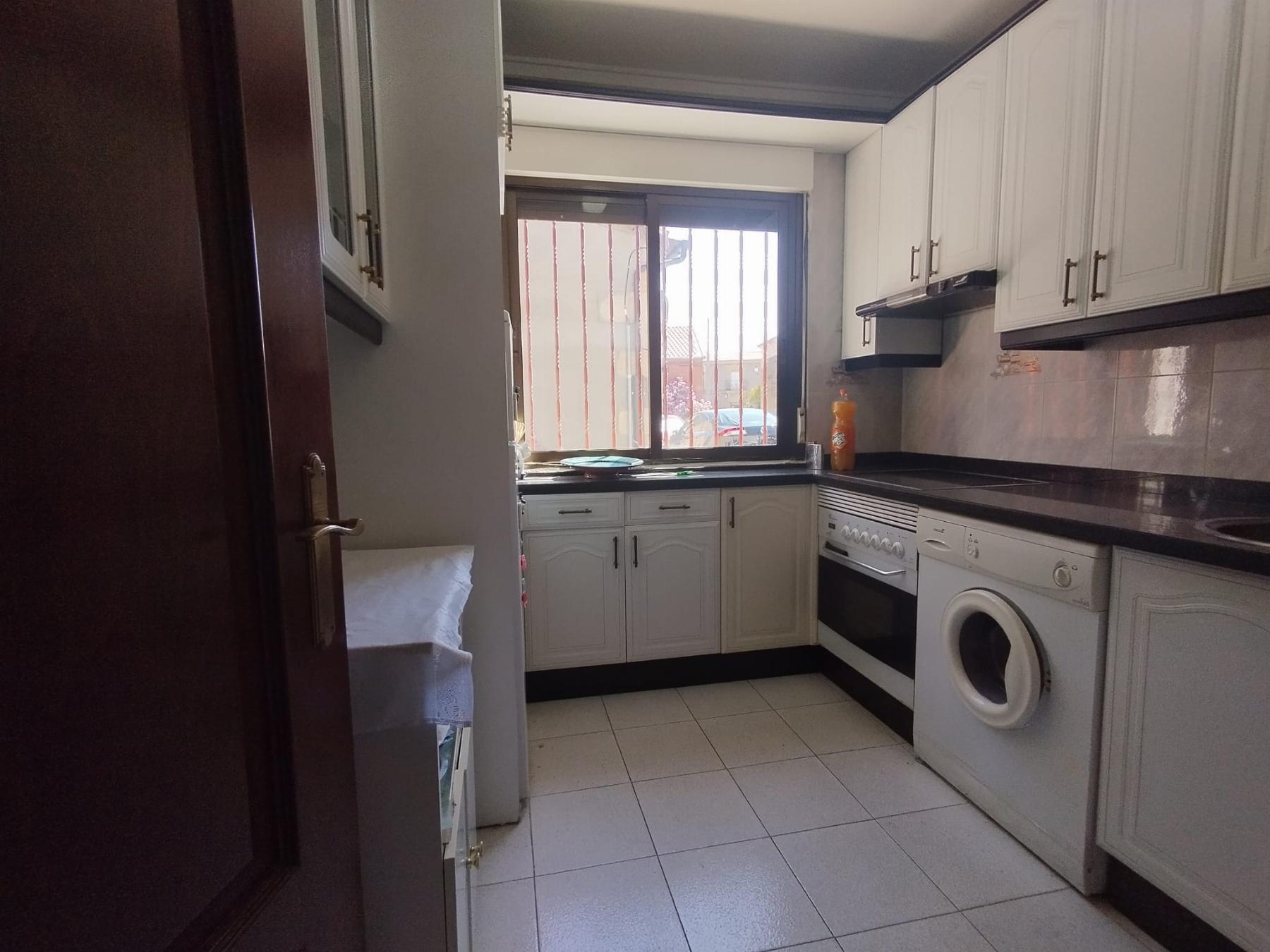 For sale of house in Cabrerizos