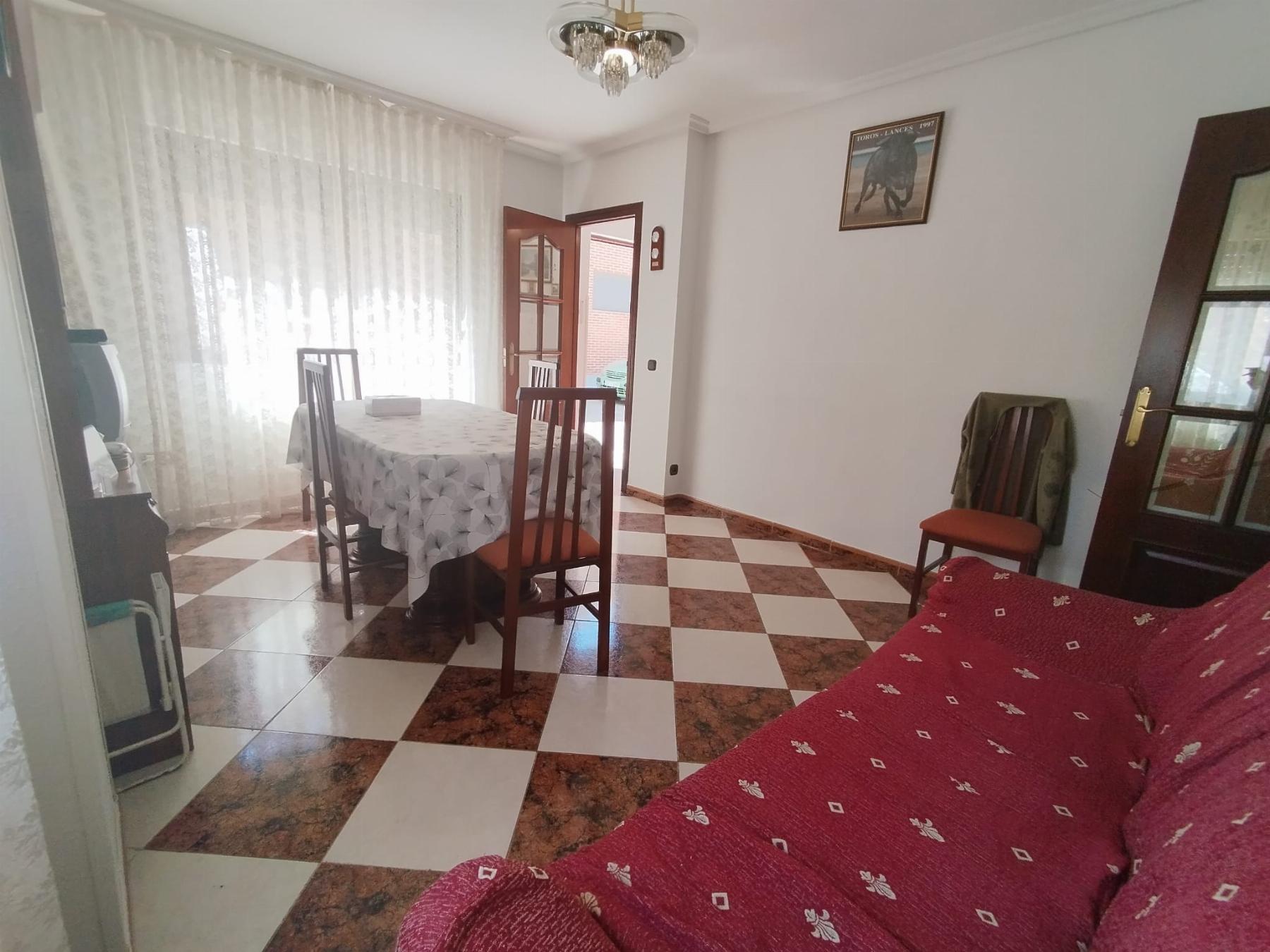 For sale of house in Cabrerizos