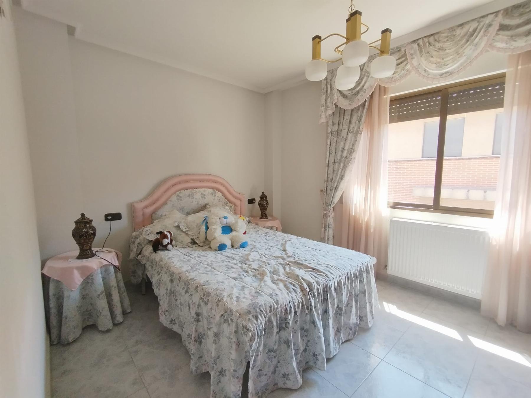For sale of house in Cabrerizos