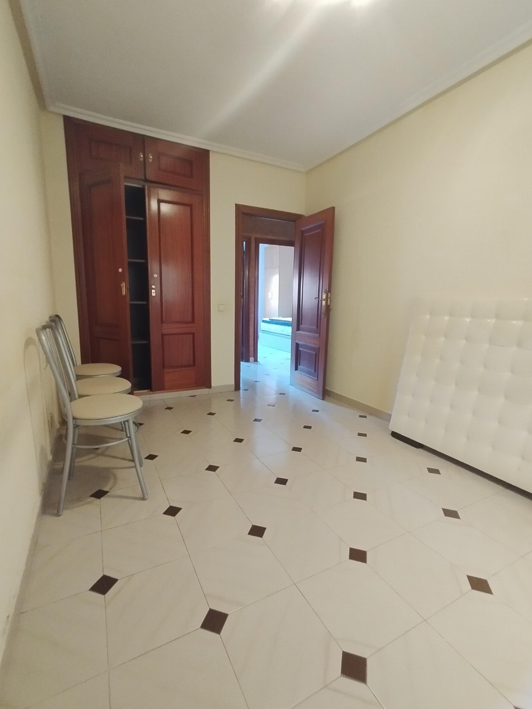 For sale of flat in Salamanca