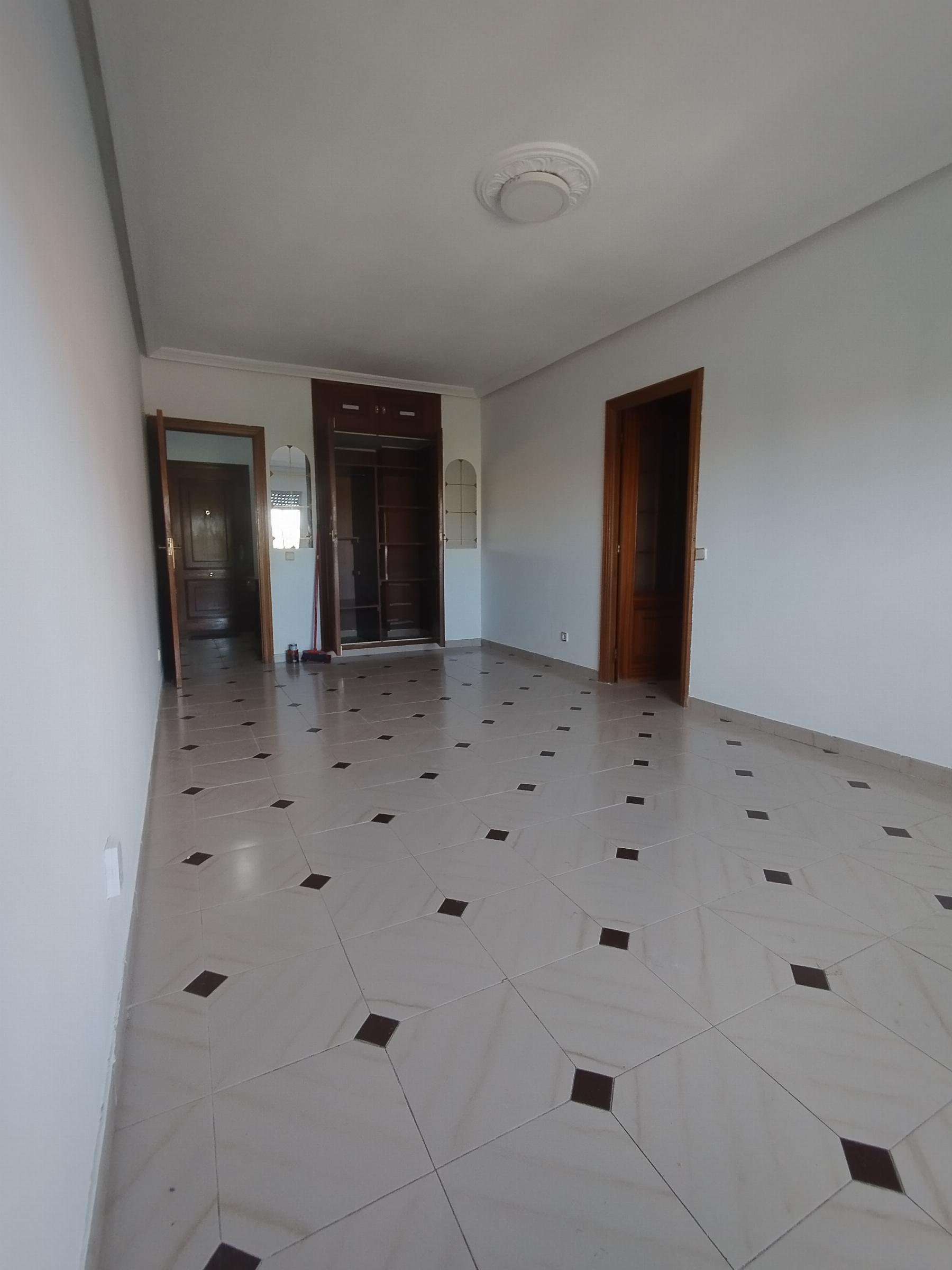 For sale of flat in Salamanca