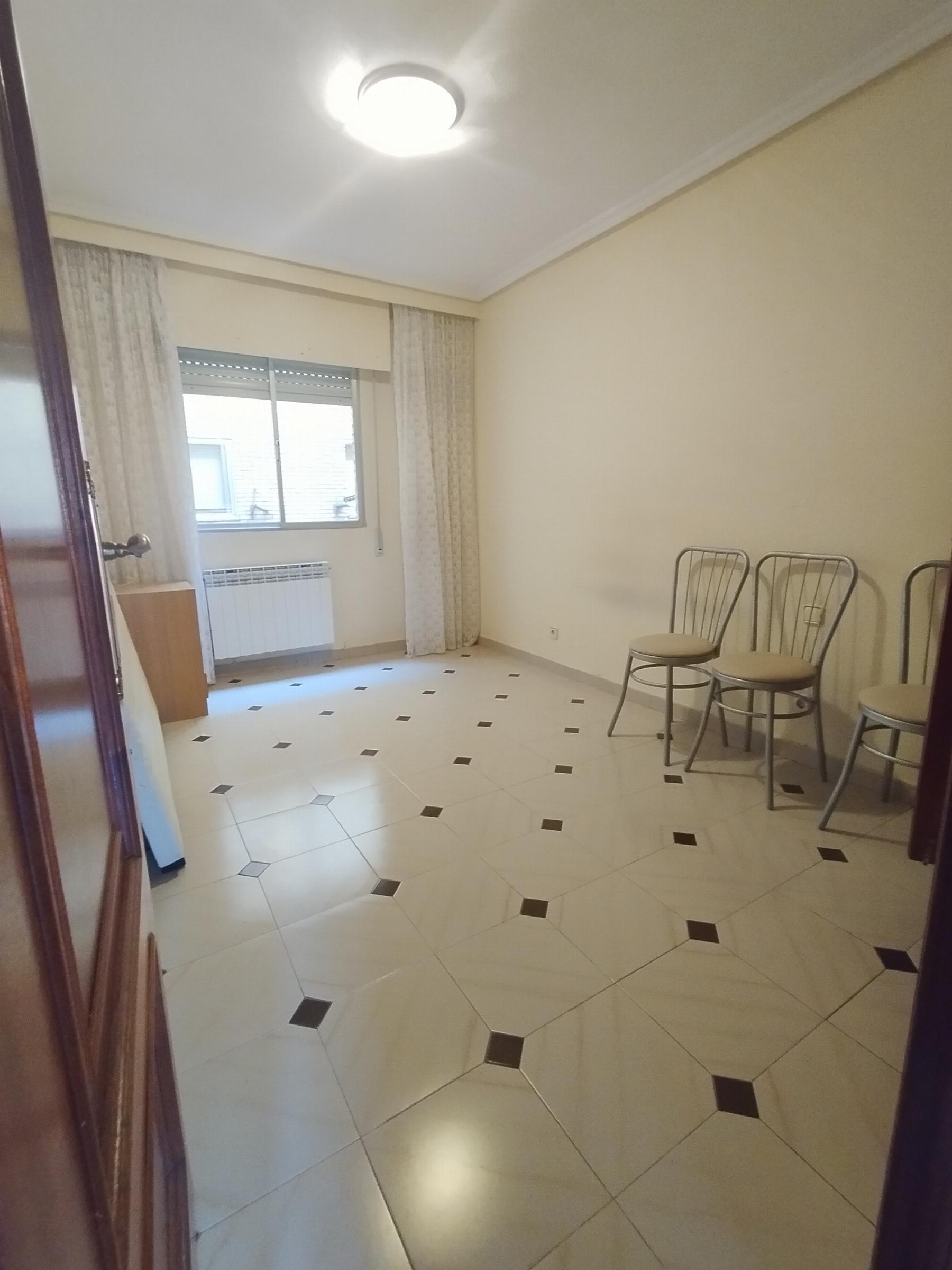 For sale of flat in Salamanca