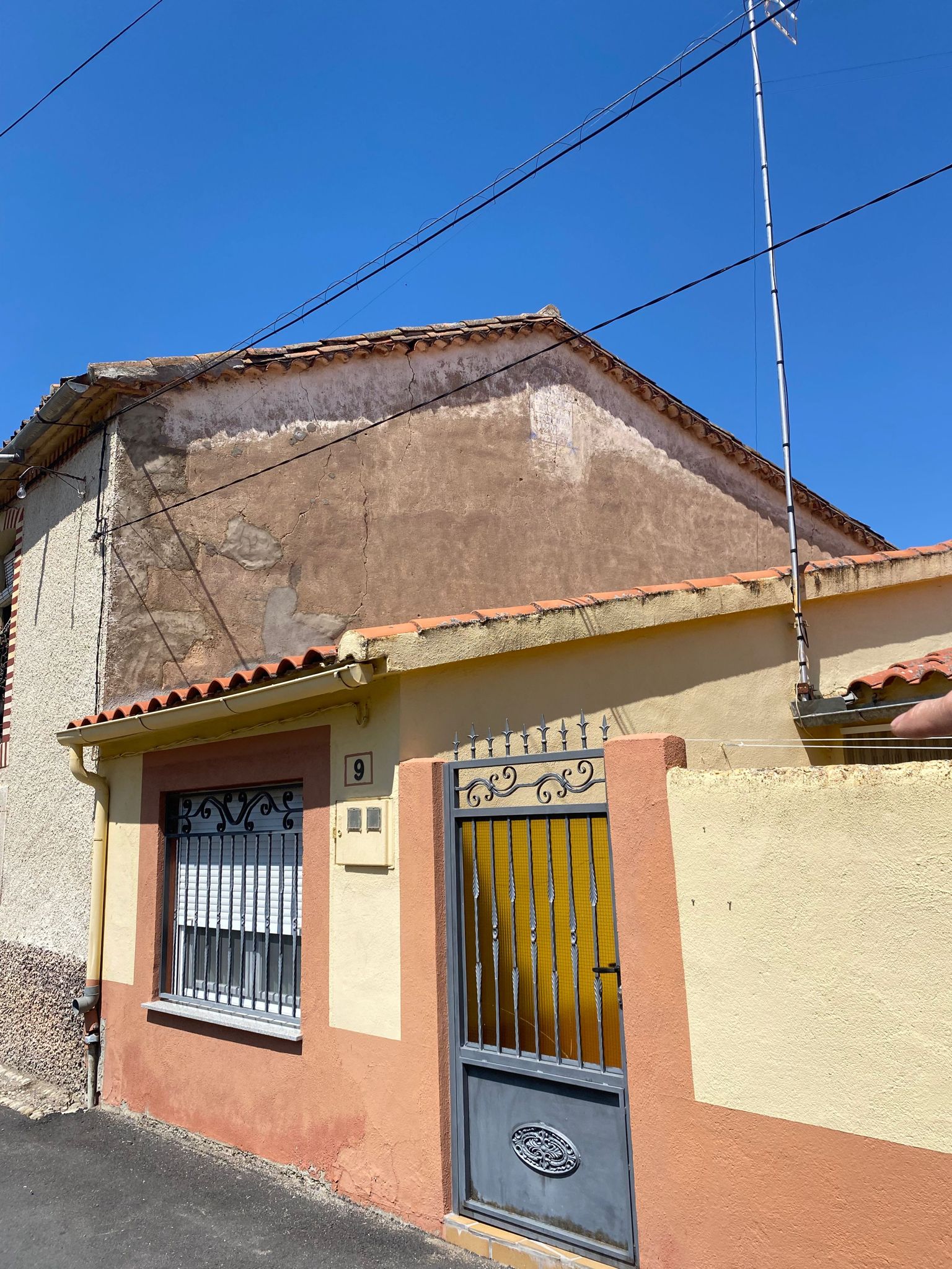 For sale of house in La Maya