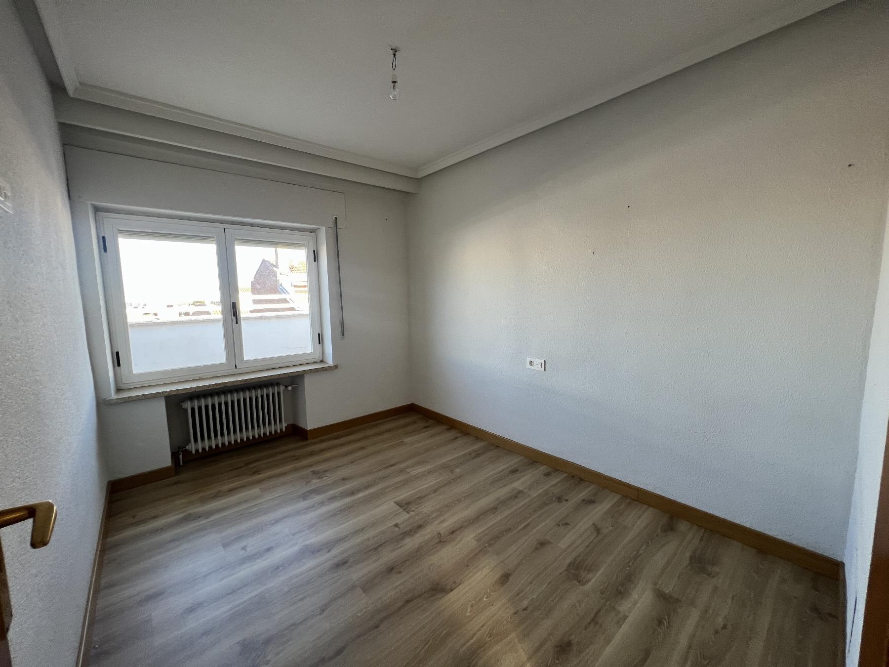 For sale of penthouse in Salamanca