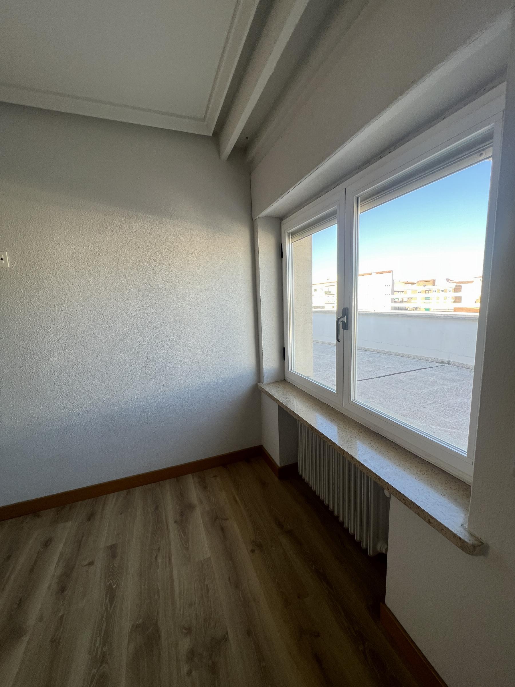 For sale of penthouse in Salamanca