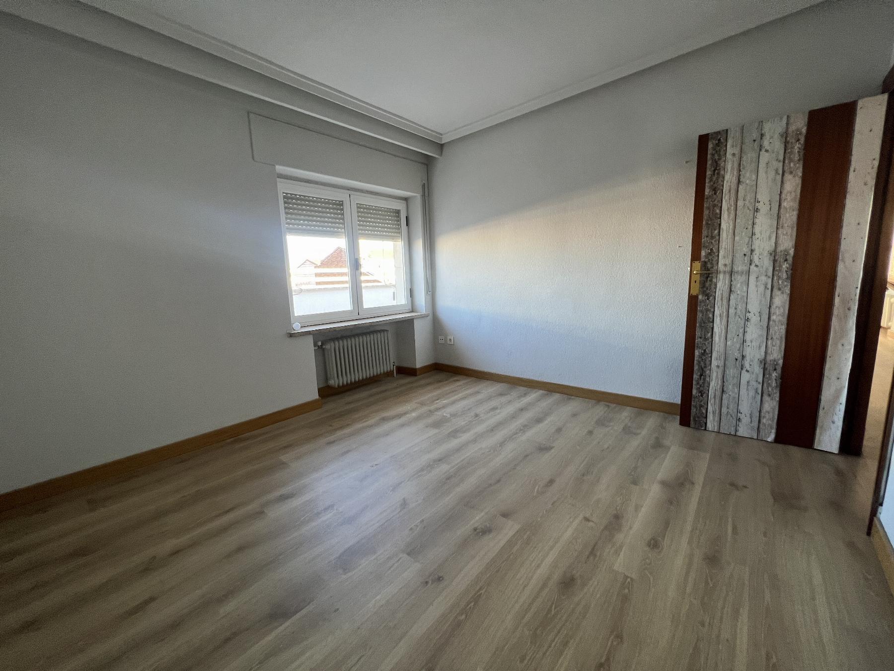 For sale of penthouse in Salamanca