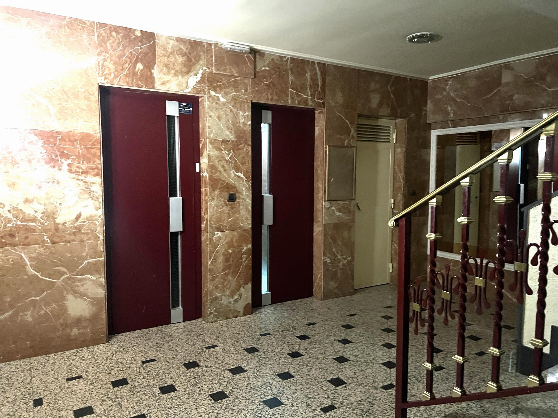 For sale of penthouse in Salamanca