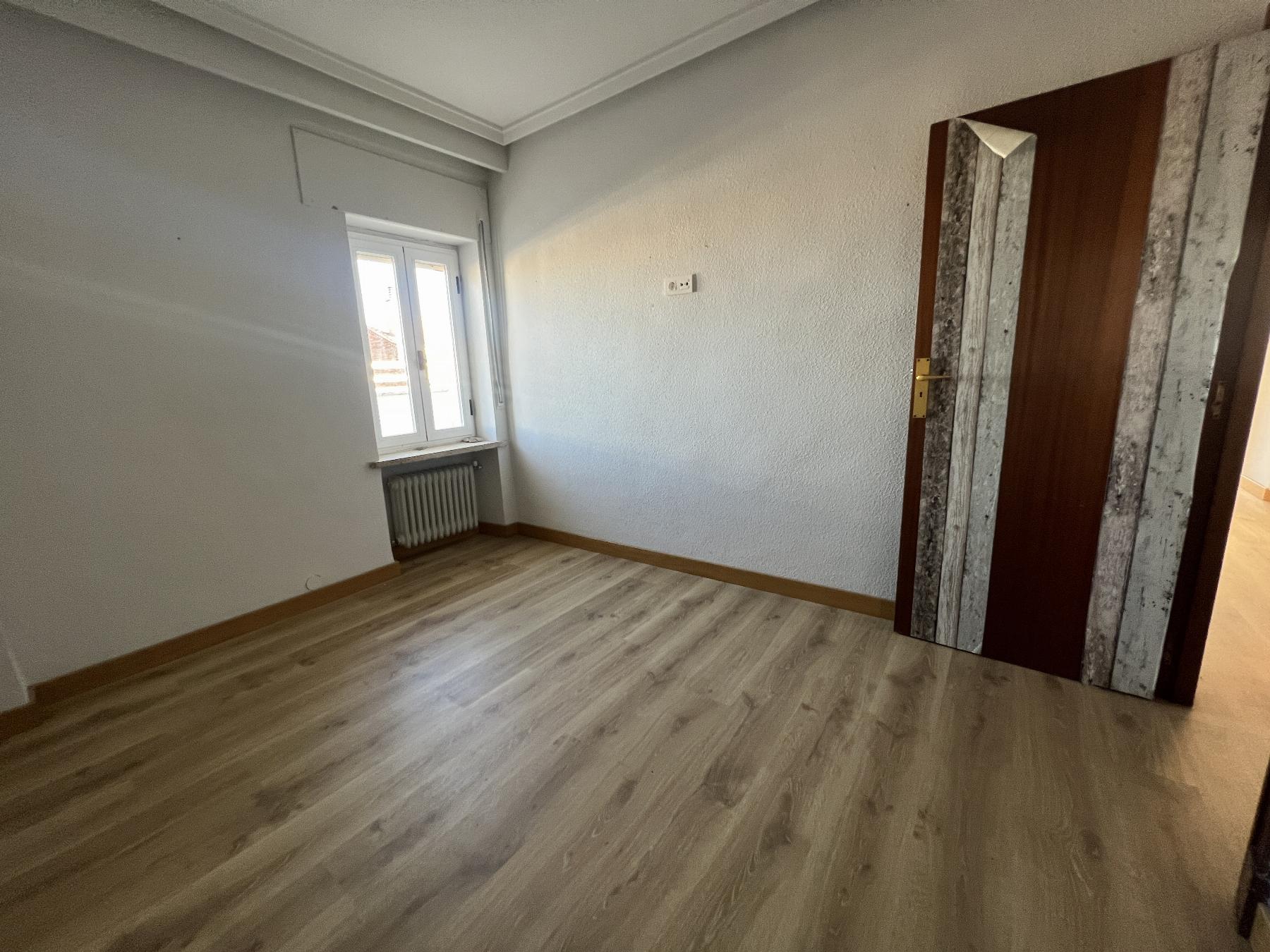 For sale of penthouse in Salamanca