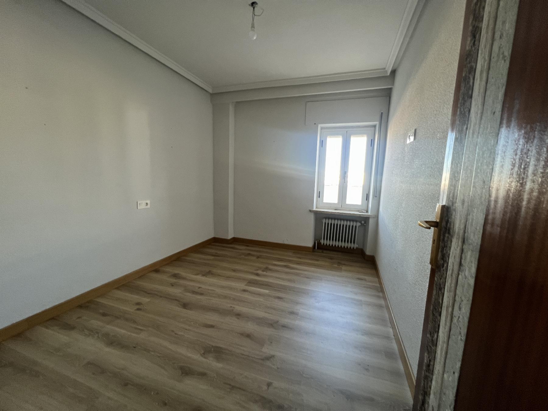 For sale of penthouse in Salamanca