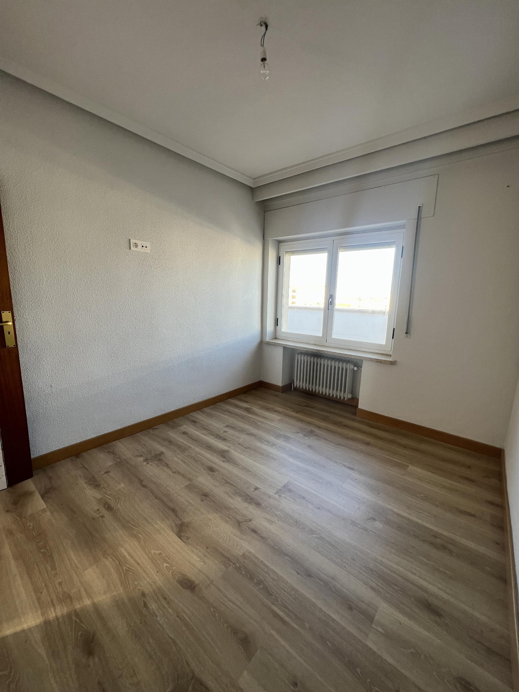 For sale of penthouse in Salamanca