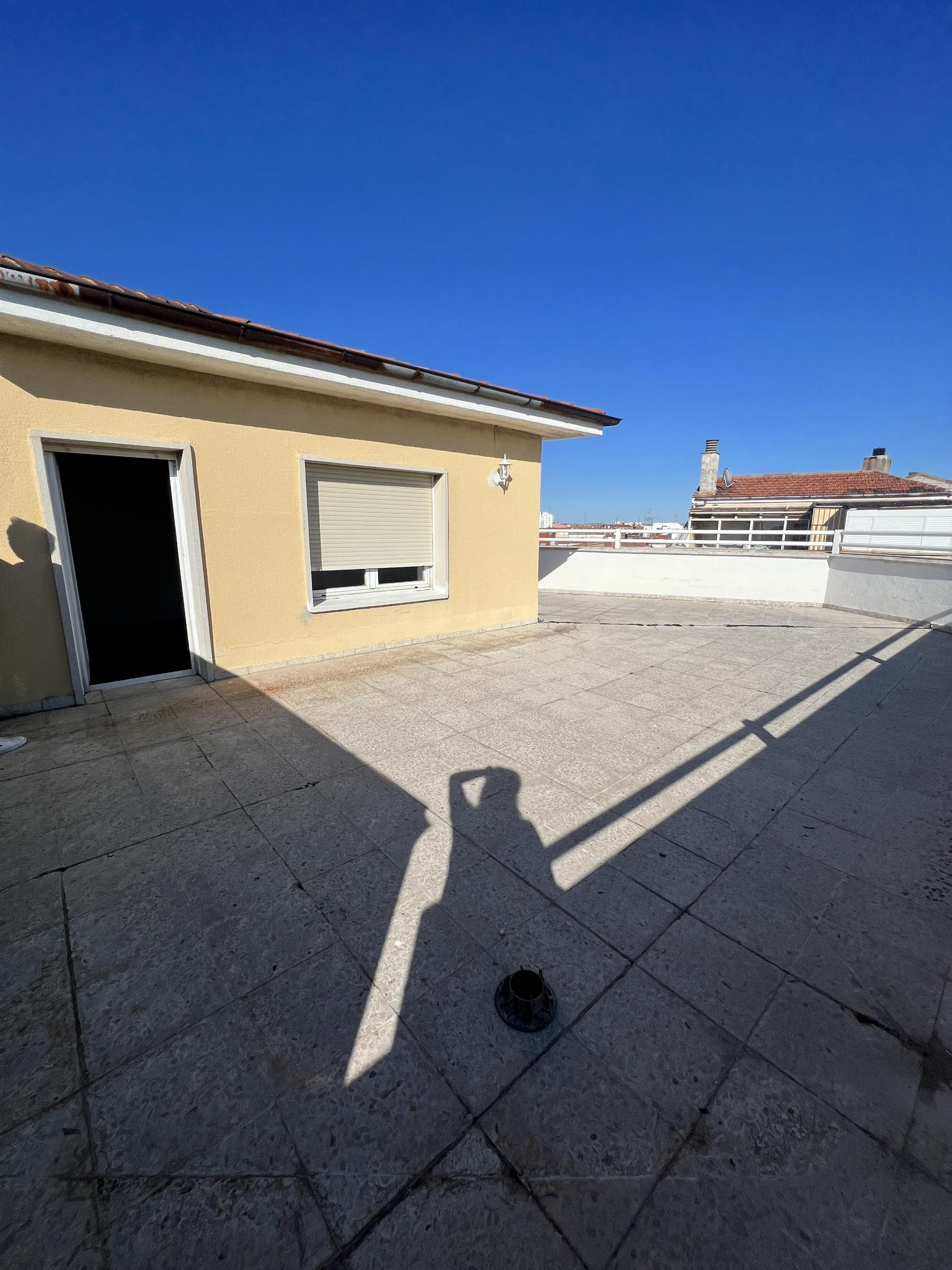 For sale of penthouse in Salamanca