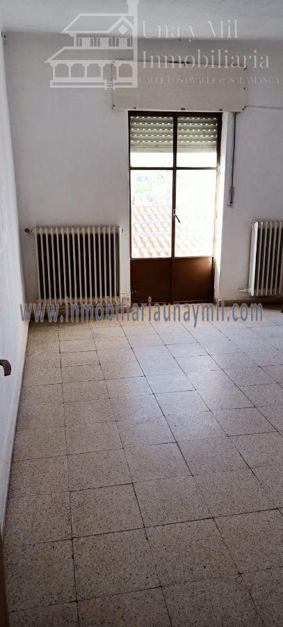 For sale of house in Alba de Tormes