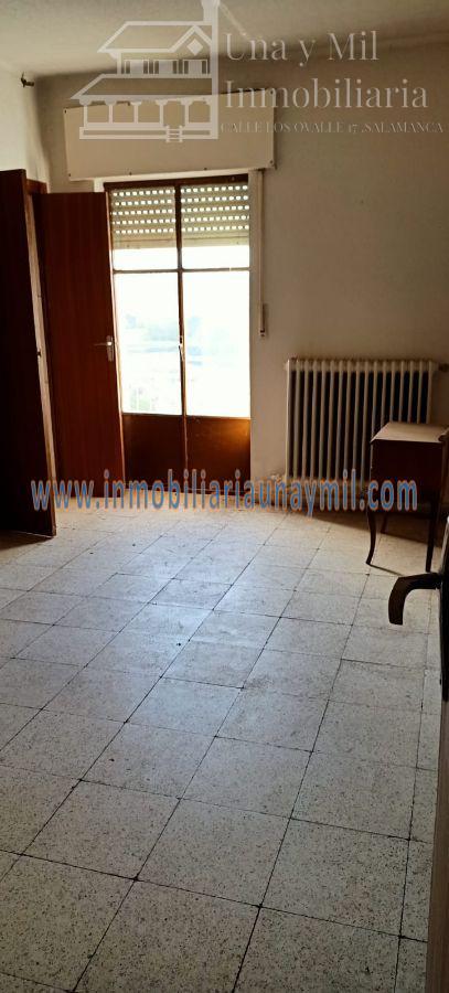 For sale of house in Alba de Tormes