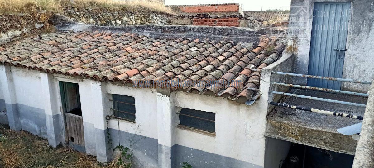 For sale of house in Alba de Tormes