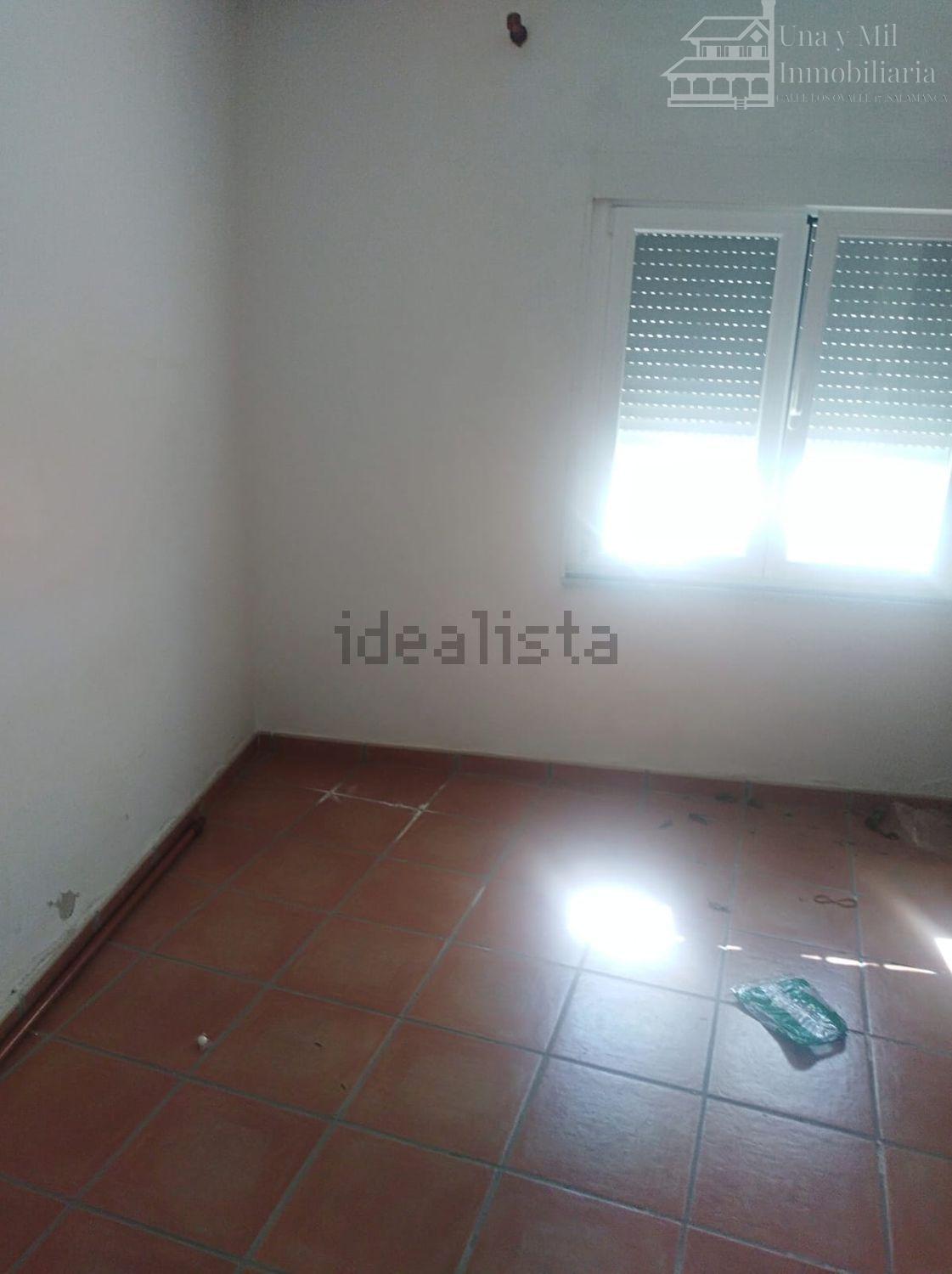 For sale of house in Pedrosillo de los Aires