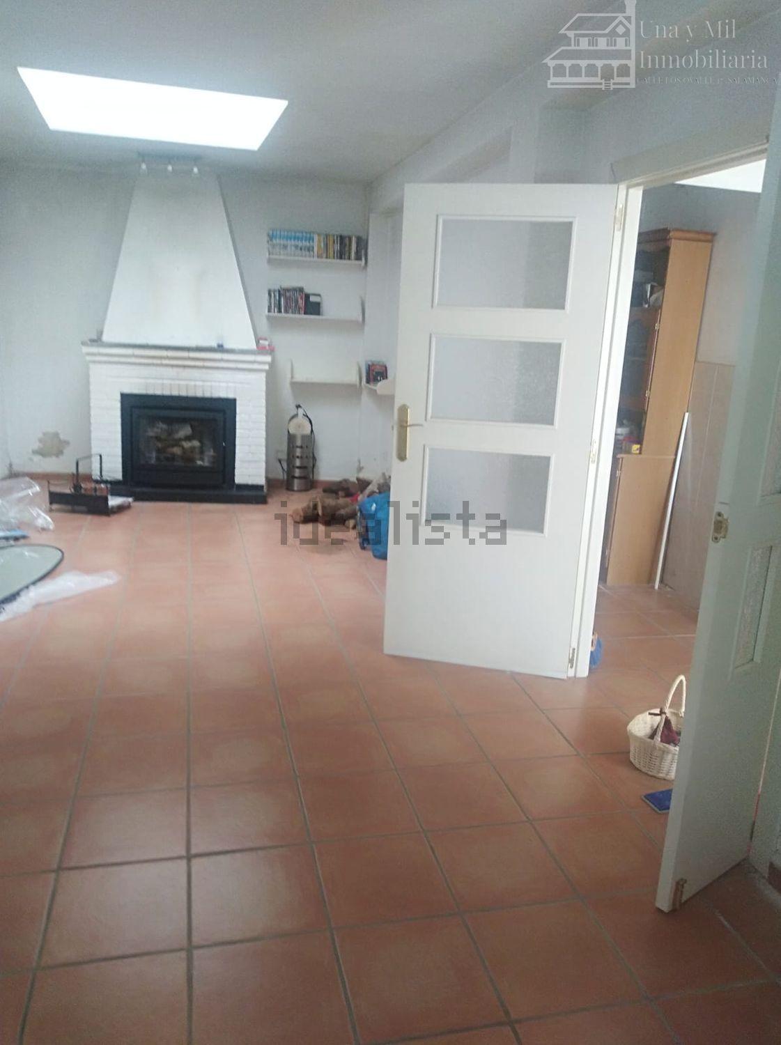 For sale of house in Pedrosillo de los Aires