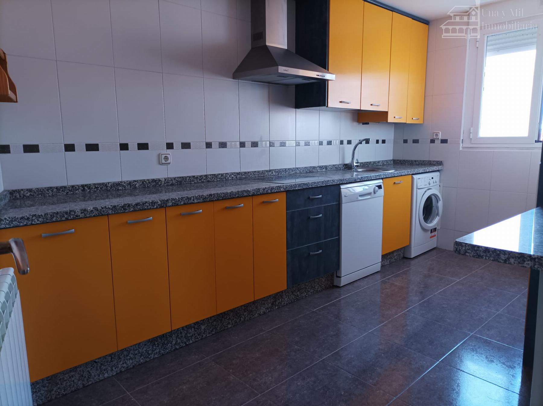 For sale of flat in Villares de la Reina