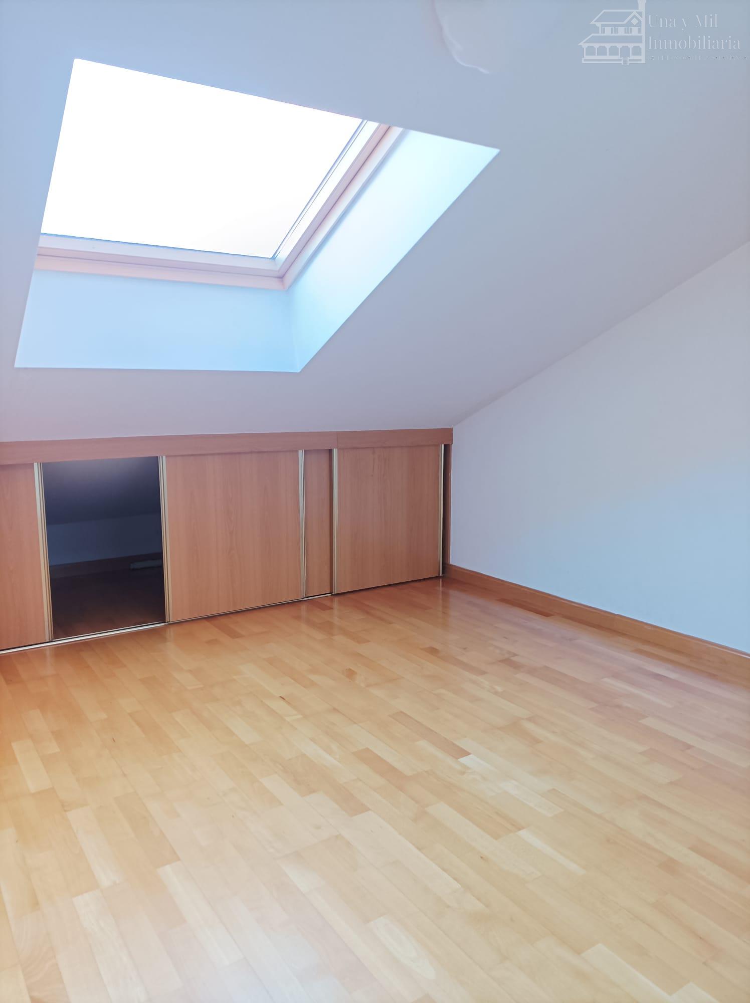 For sale of flat in Villares de la Reina