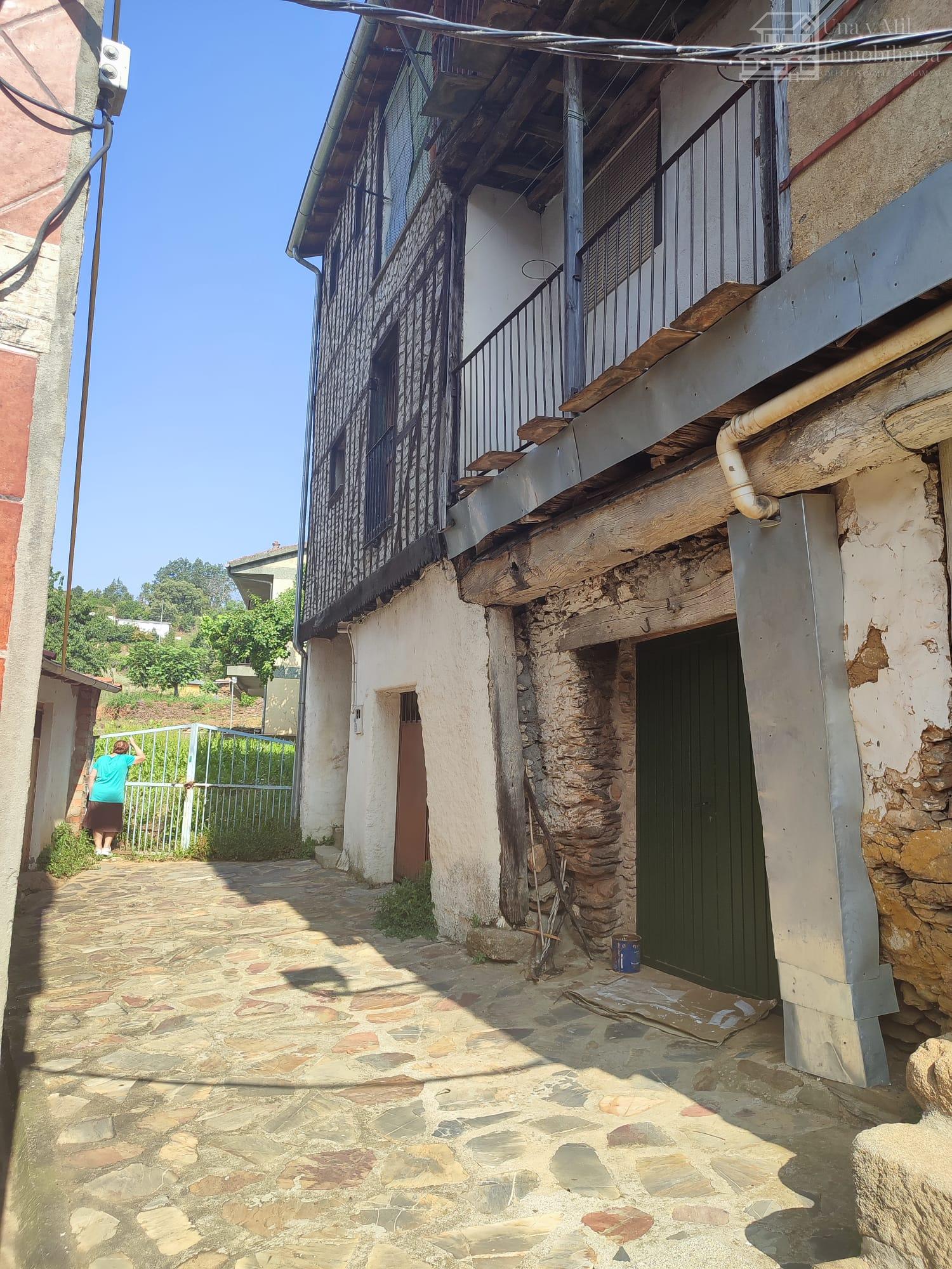 For sale of house in Sotoserrano