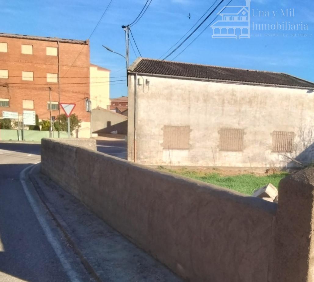 For sale of land in La Fuente de San Esteban