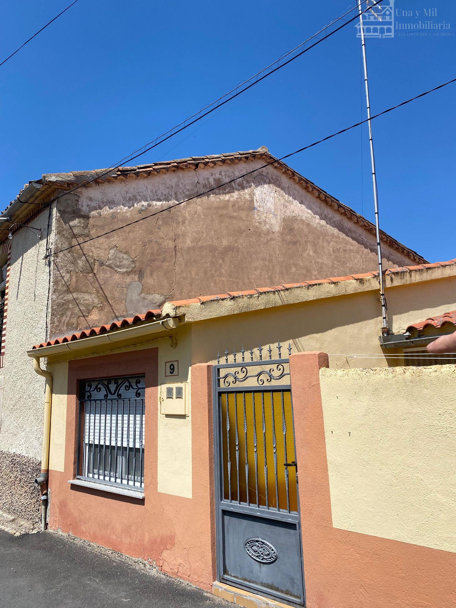 For sale of house in La Maya