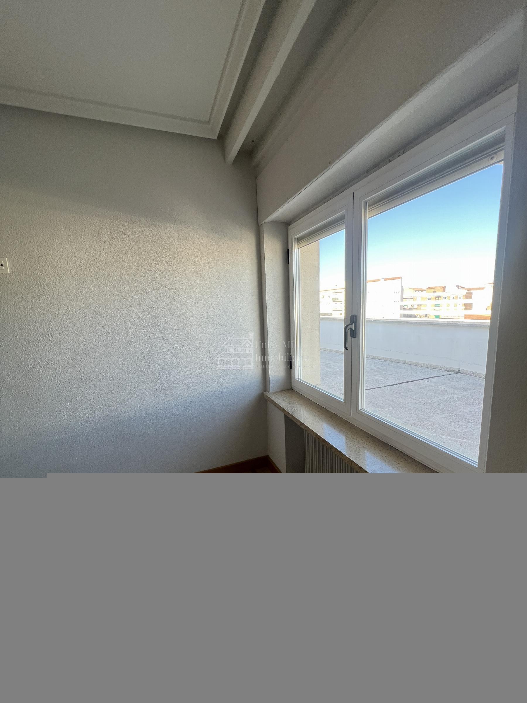 For sale of penthouse in Salamanca